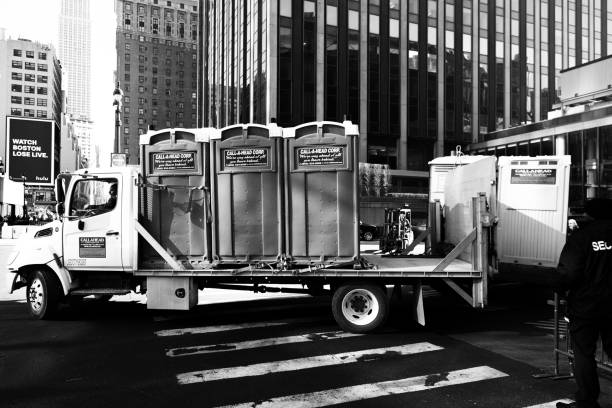 Porta potty delivery and setup in Oakdale, CA